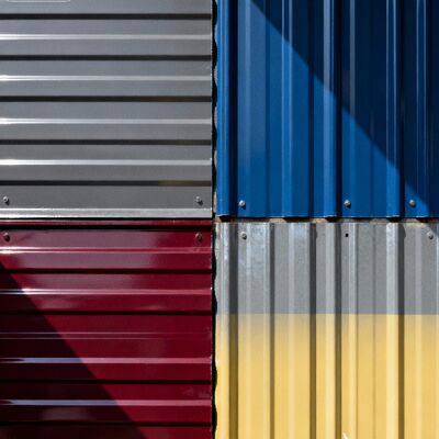 İş İstasyonları Alüminyum Ekstrüzyon Profili 5052 5083 Kare Pas Önleyici 5.0 Mm